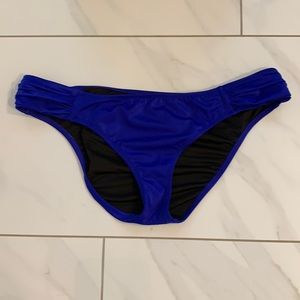 VICTORIAS SECRET M BOTTOMS
